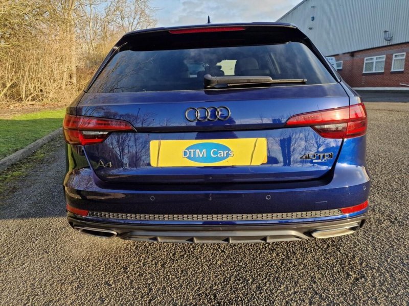 AUDI A4 AVANT