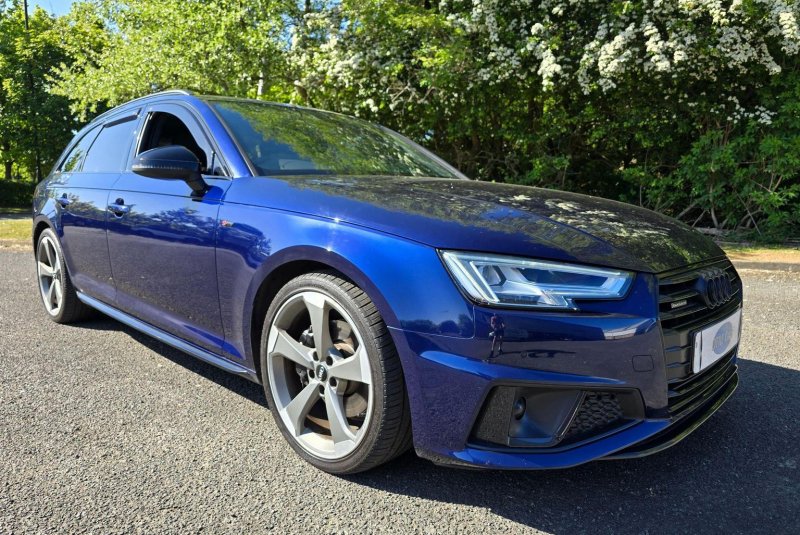 AUDI A4 AVANT