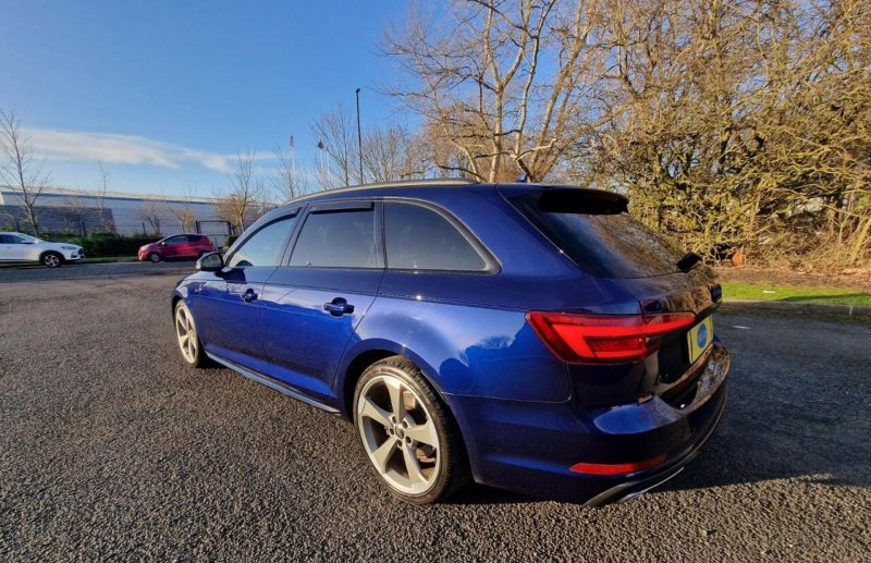 AUDI A4 AVANT