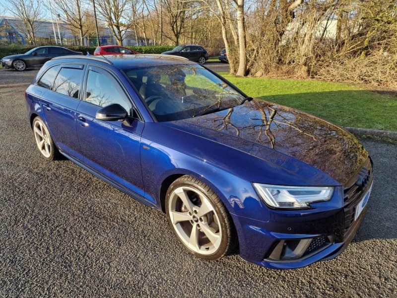 AUDI A4 AVANT
