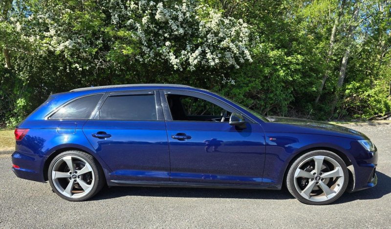 AUDI A4 AVANT