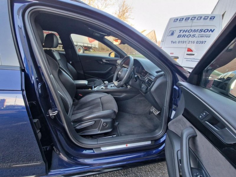 AUDI A4 AVANT