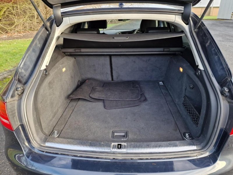 AUDI A4 AVANT