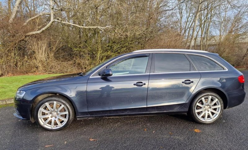 AUDI A4 AVANT