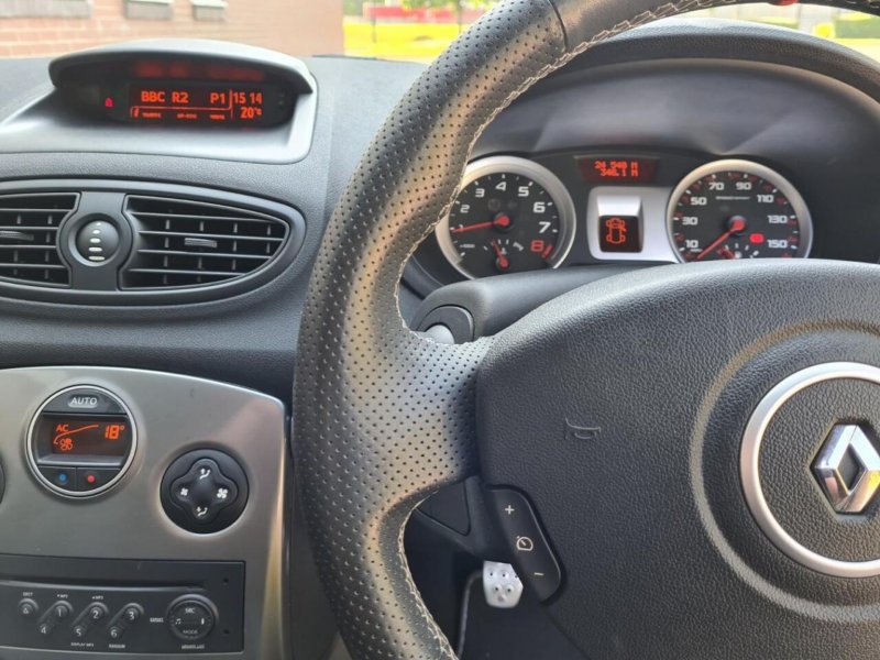 RENAULT CLIO