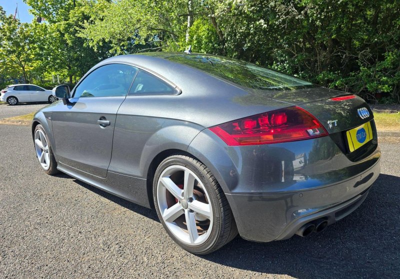 AUDI TT