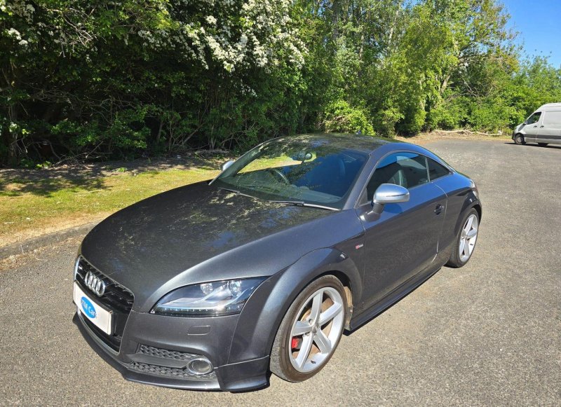 AUDI TT