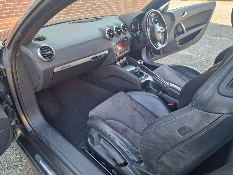 AUDI TT