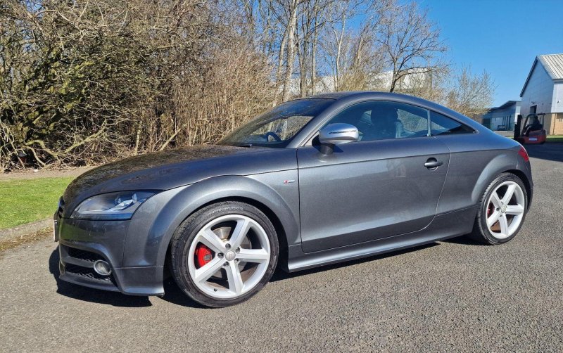 AUDI TT