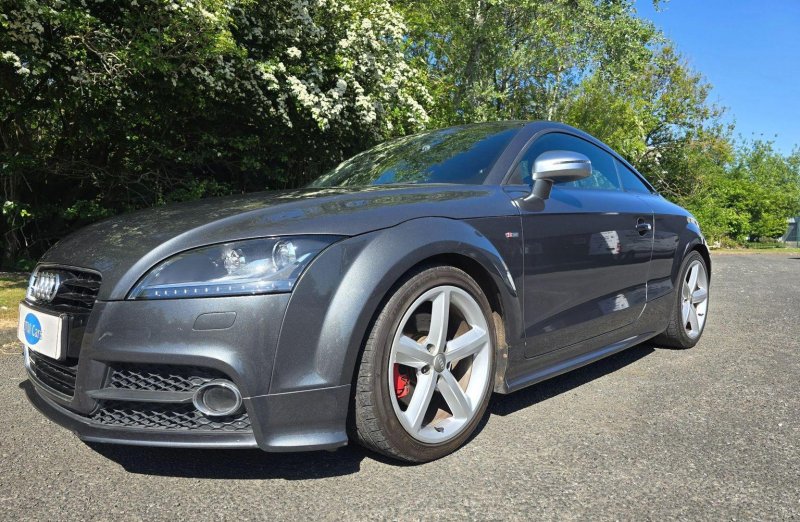 AUDI TT