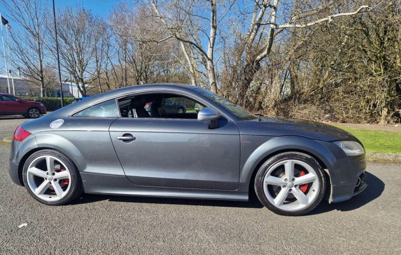 AUDI TT