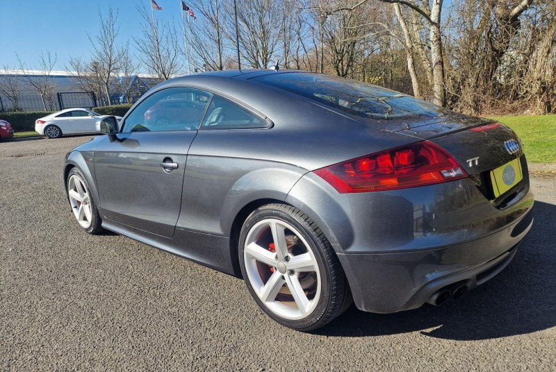 AUDI TT