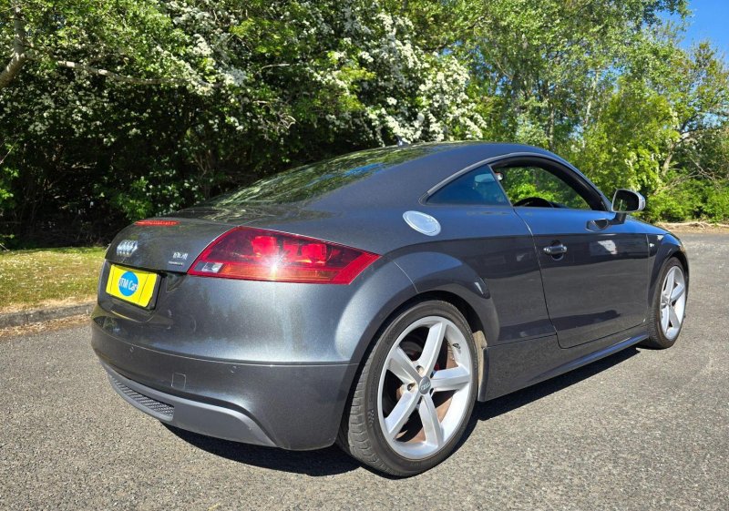 AUDI TT