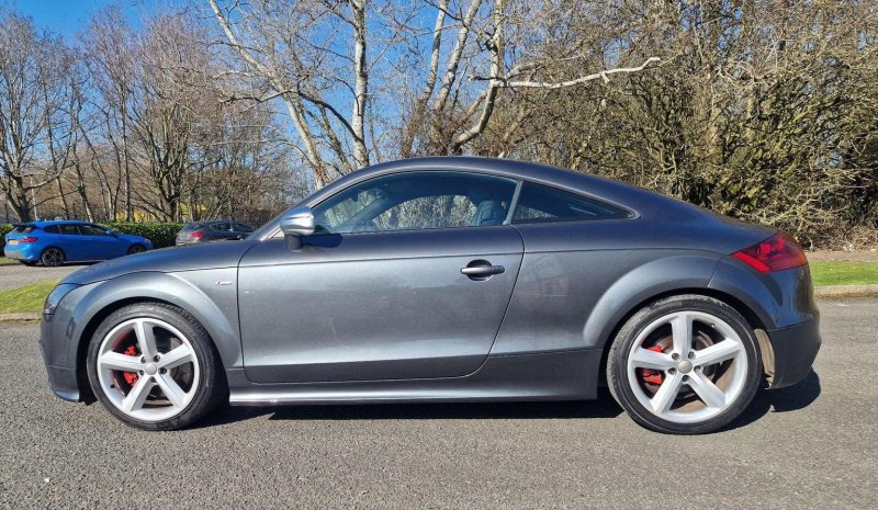 AUDI TT