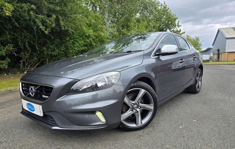 VOLVO V40