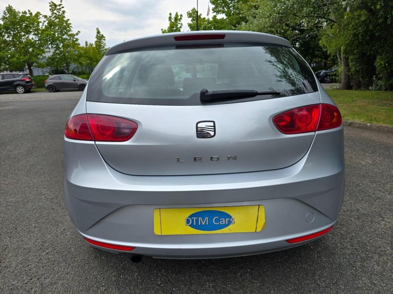 SEAT LEON