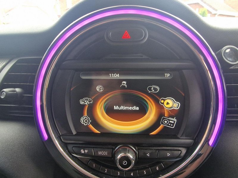 MINI HATCH