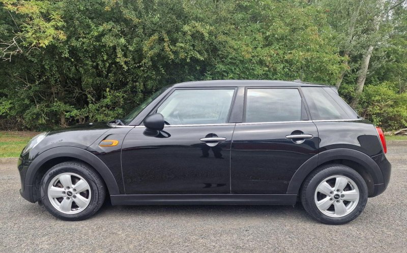 MINI HATCH