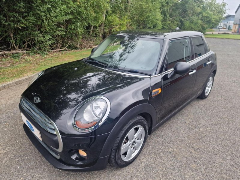 MINI HATCH