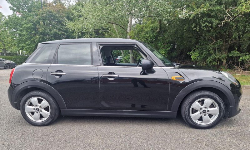 MINI HATCH