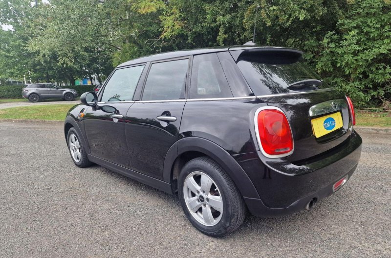 MINI HATCH