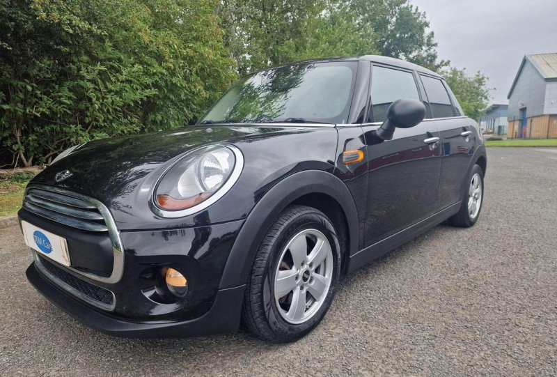 MINI HATCH